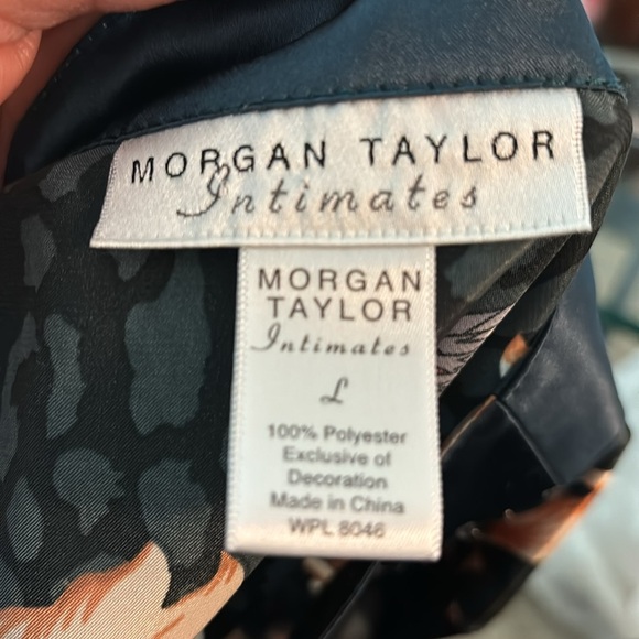 LAbsolutely Gorgeous Morgan Taylor Intimates Black V Neck Maxi Nightgown … - Picture 9 of 9